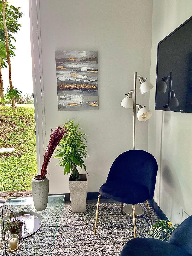 Comodo Y Elegante Apartamento En Fabuloso Condo! Сан Хосе Екстериор снимка